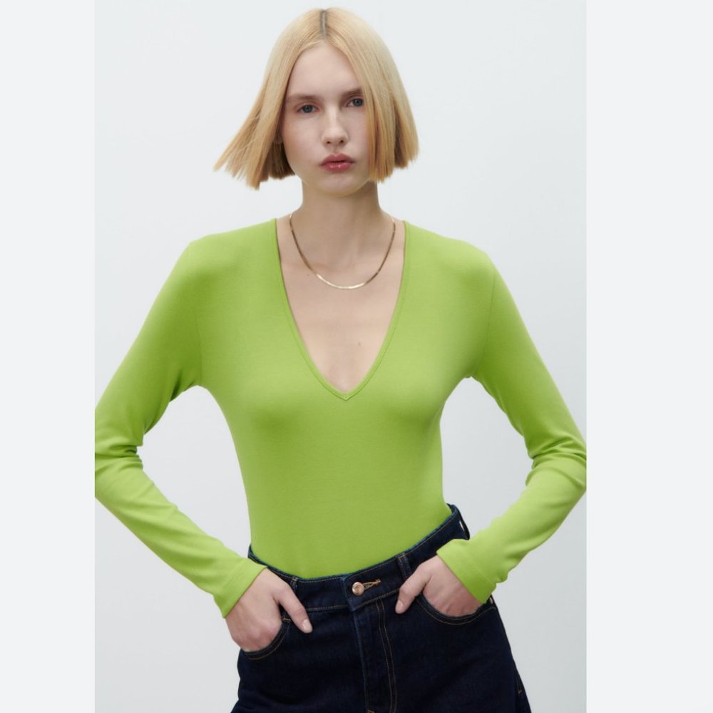 NWT ZARA V NECK LONG SLEEVE BLOGGERS FAV BODYSUIT GREEN MEDIUM